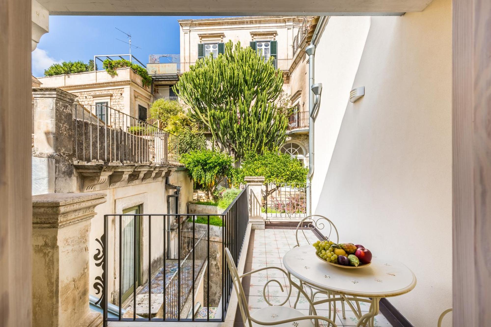 Modica For Family - Rooms And Apartments Exterior foto