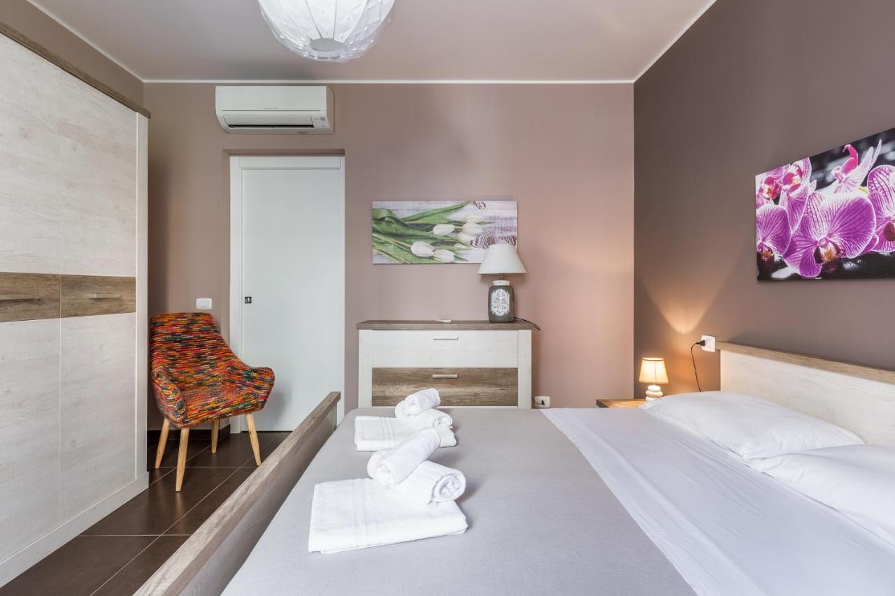 Modica For Family - Rooms And Apartments Exterior foto