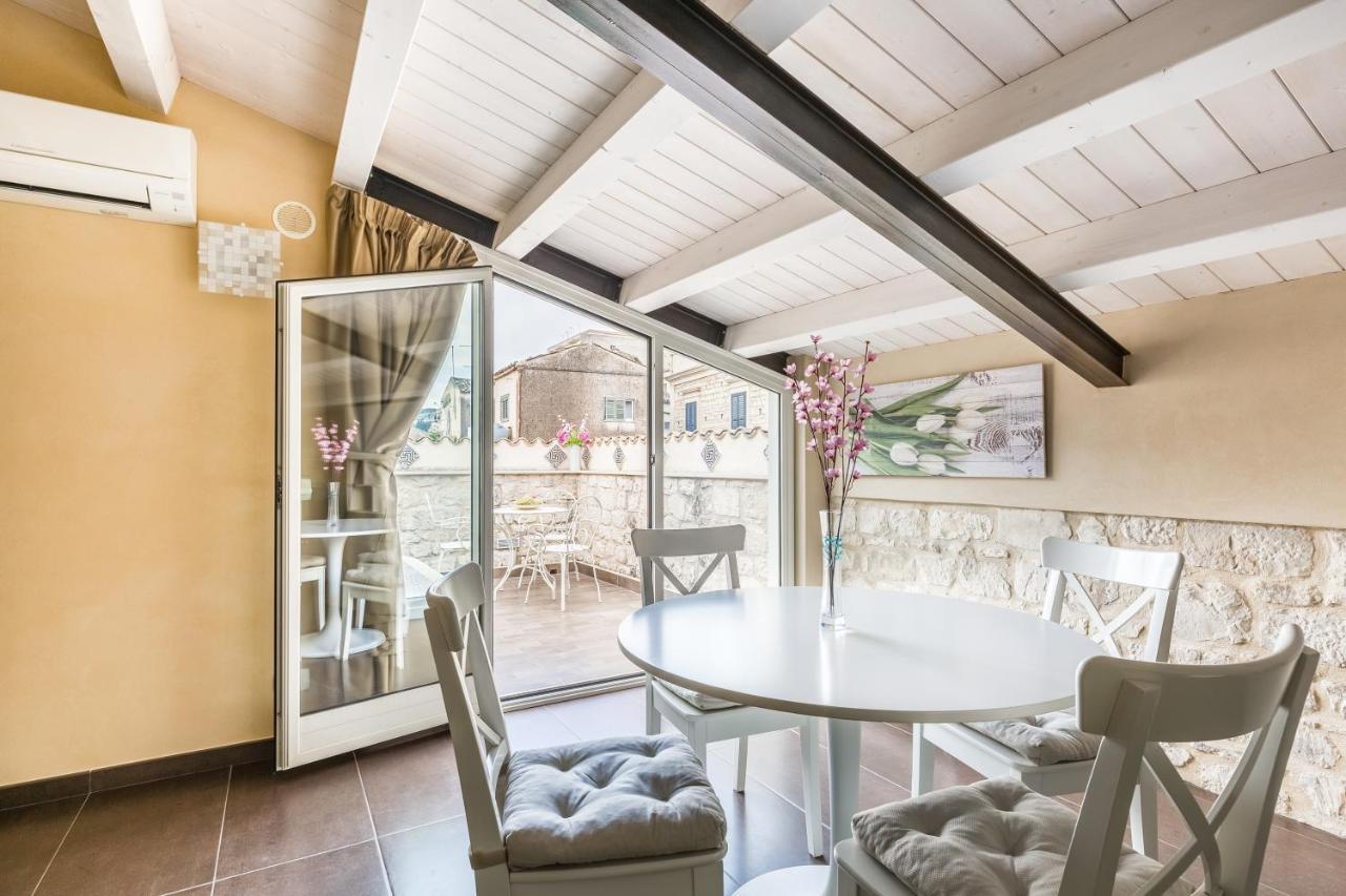 Modica For Family - Rooms And Apartments Exterior foto